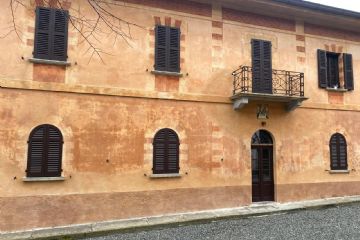 Vista dall'esterno dell'ex Scuderia di Villa Caselli